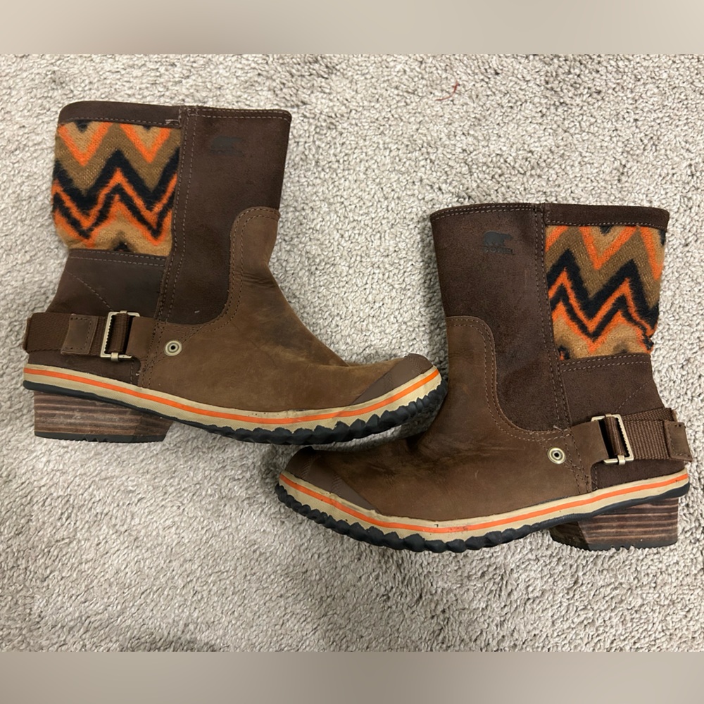 Sorel boots - Picture 2 of 6